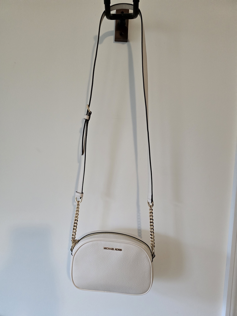 Michael Kors Cream Pebbled Leather Crossbody with Gold Chain COA